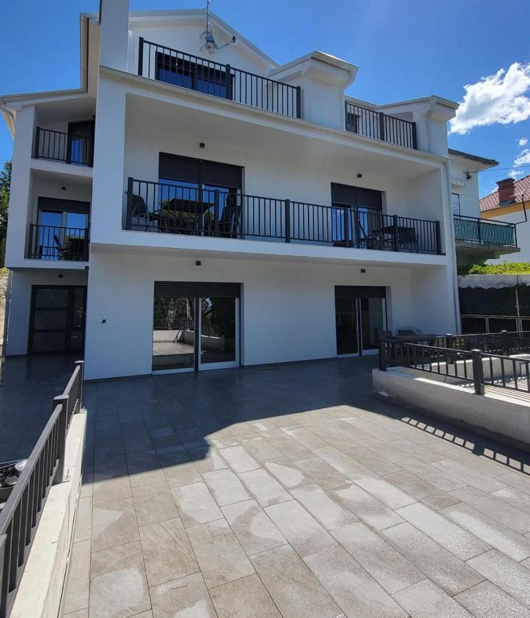 Fantasia Del Mare Apartment And Rooms Dramalj Exterior photo