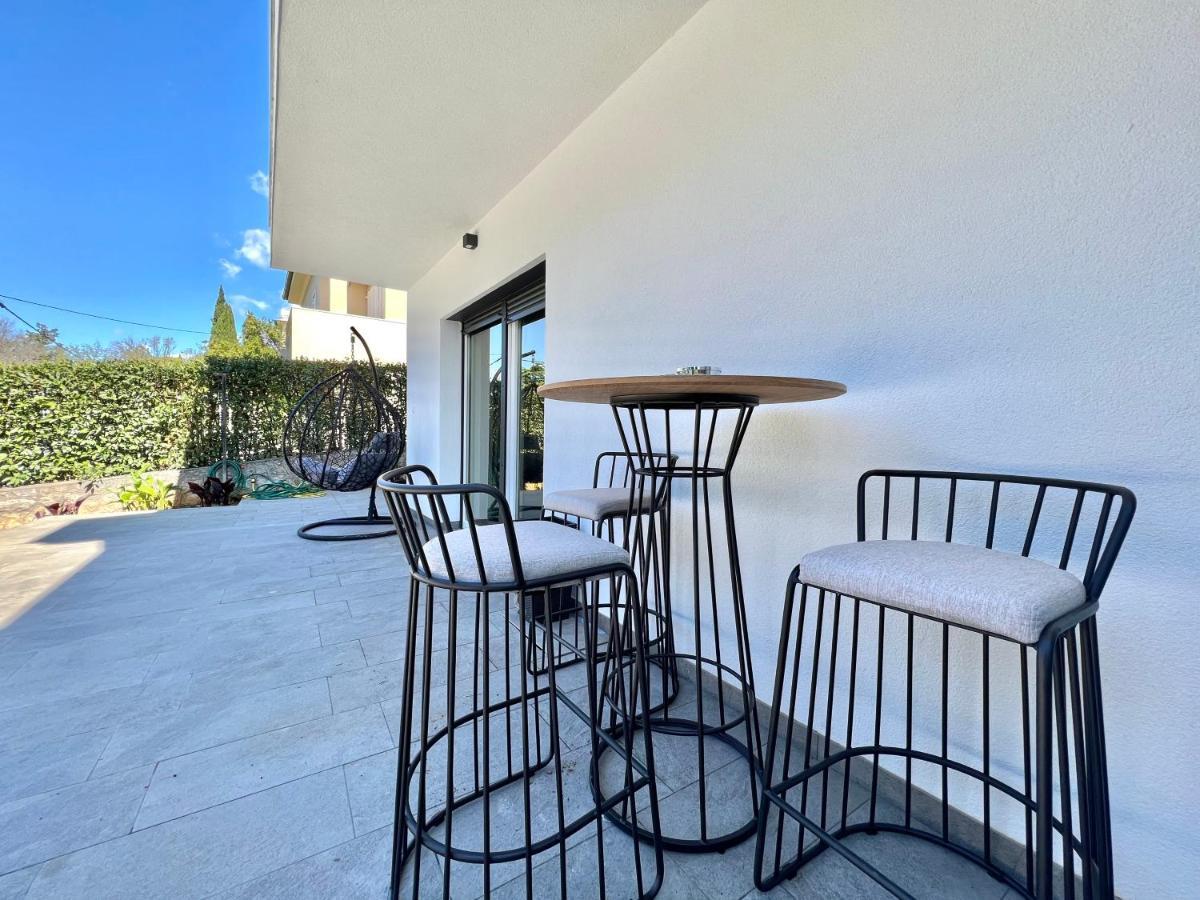 Fantasia Del Mare Apartment And Rooms Dramalj Exterior photo
